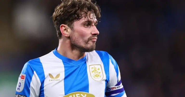 Live Football Match Now: Huddersfield Town vs Lincoln City