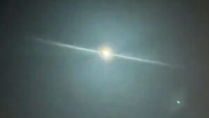 A Stunning Fireball Over France: A Meteor Spectacle