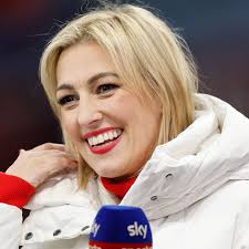 The Rise of Kelly Cates: Pioneering Female Sports Journalist