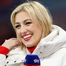 The Rise of Kelly Cates: Pioneering Female Sports Journalist