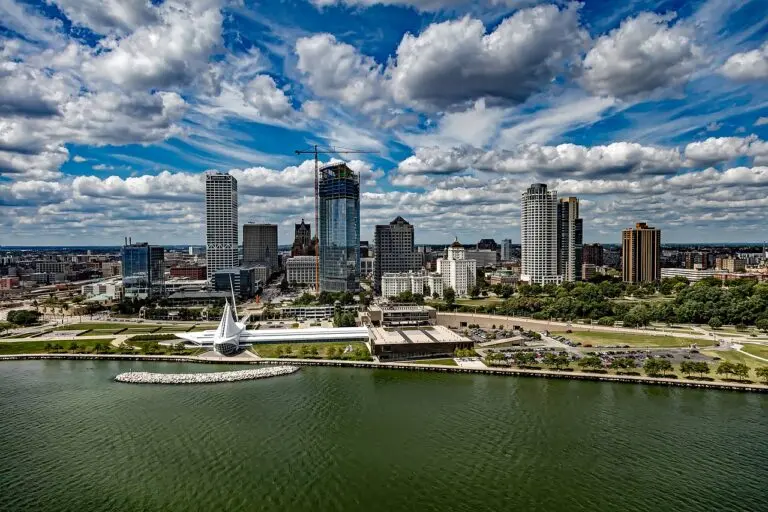Understanding the Rivalry: Green Bay vs Milwaukee