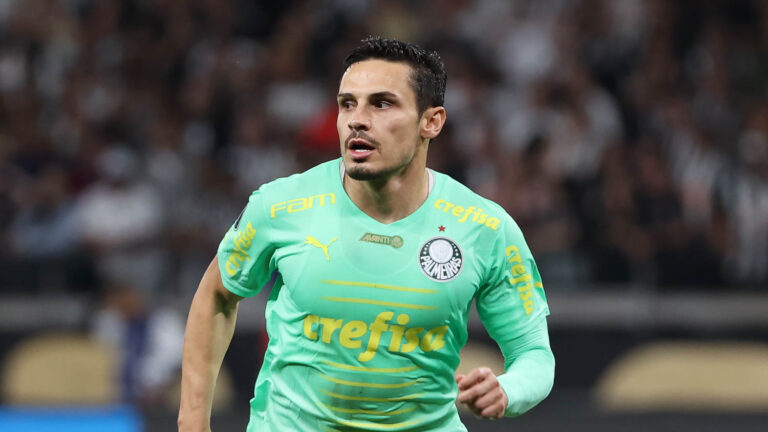 Raphael Veiga: A Rising Star in Brazilian Soccer