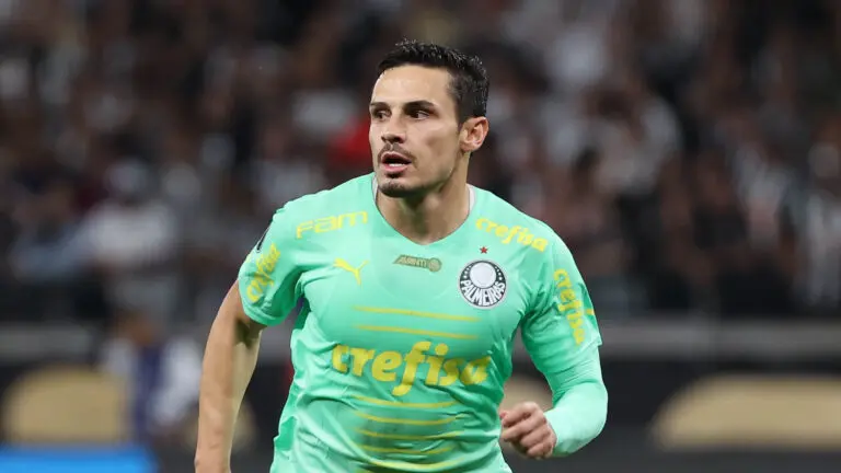 Raphael Veiga: A Rising Star in Brazilian Soccer