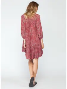 Analyzing the Themes of Sonnet 4.6