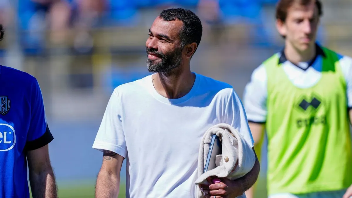 ashley cole — GH news